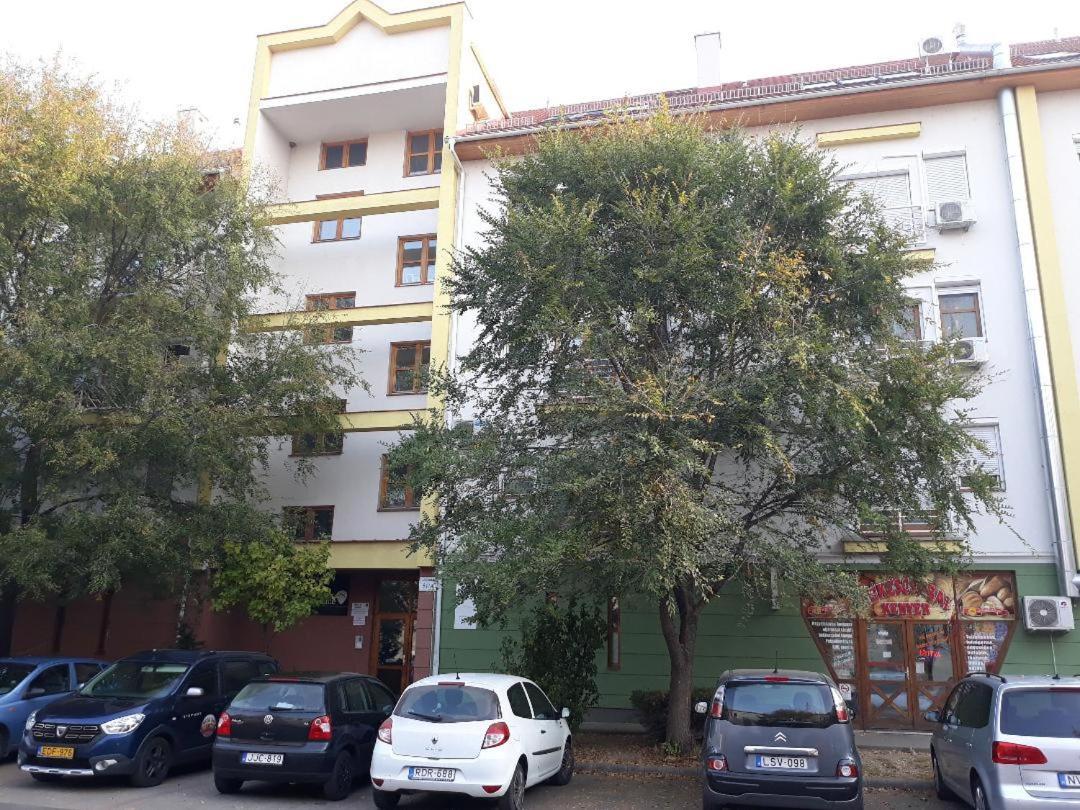 Apartamento Pipacs Bekescsaba Exterior foto